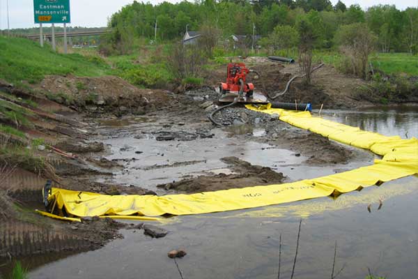batardeau-rivière-buse-parallele Kofferdämme ersetzen die Düse im Fluss