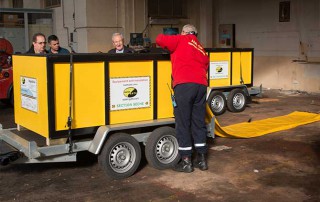 l'armée de l'air réceptionne 360 m de barrages anti inondation